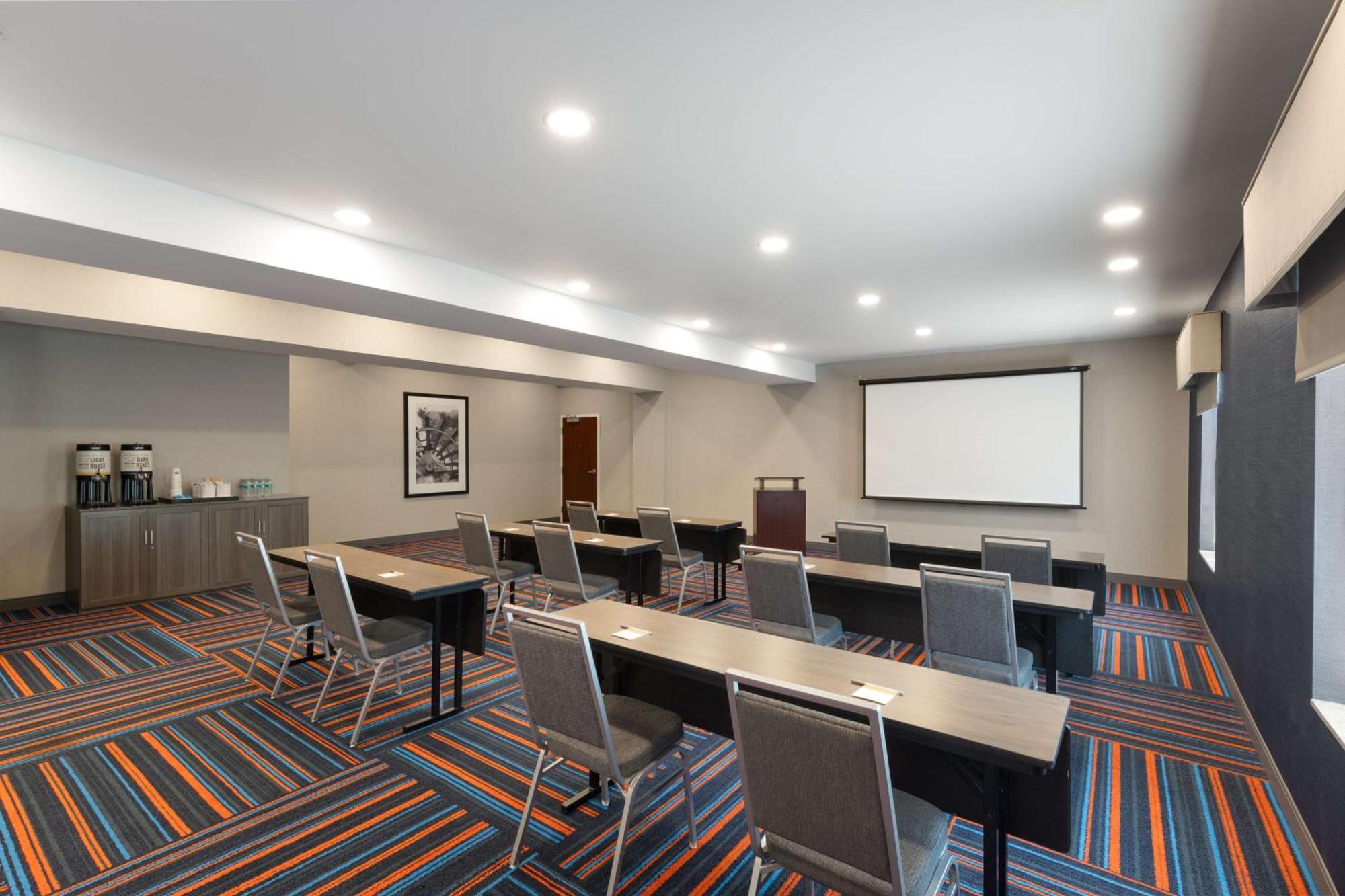 Hampton Inn & Suites Harrisburg Extérieur photo