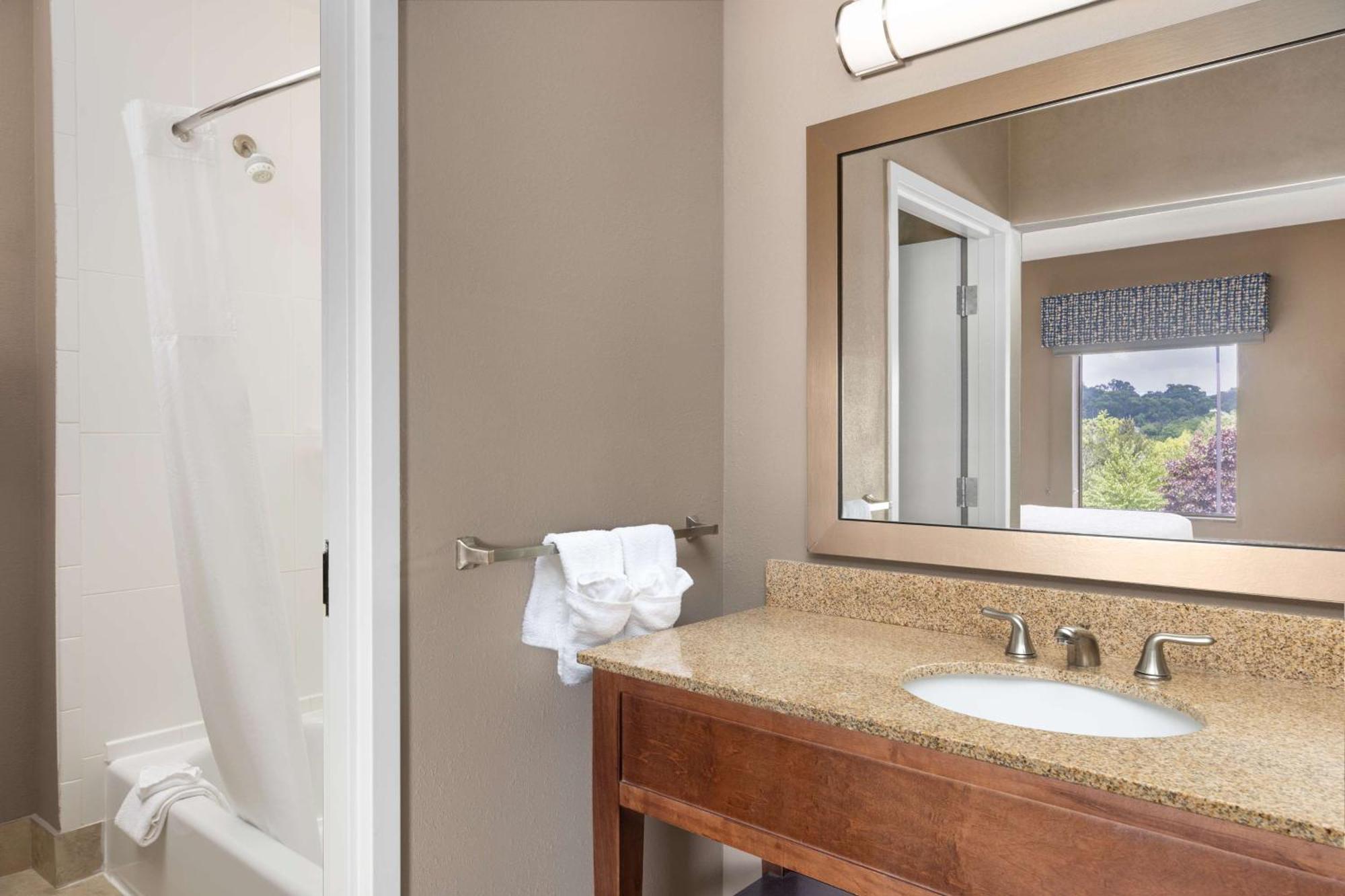 Hampton Inn & Suites Harrisburg Extérieur photo