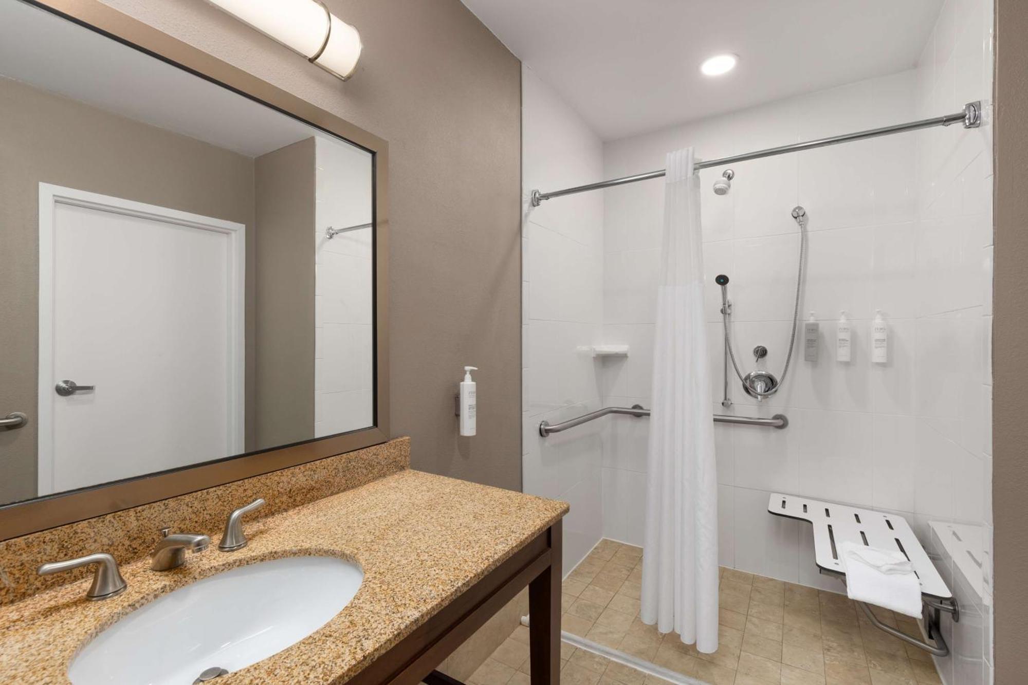 Hampton Inn & Suites Harrisburg Extérieur photo