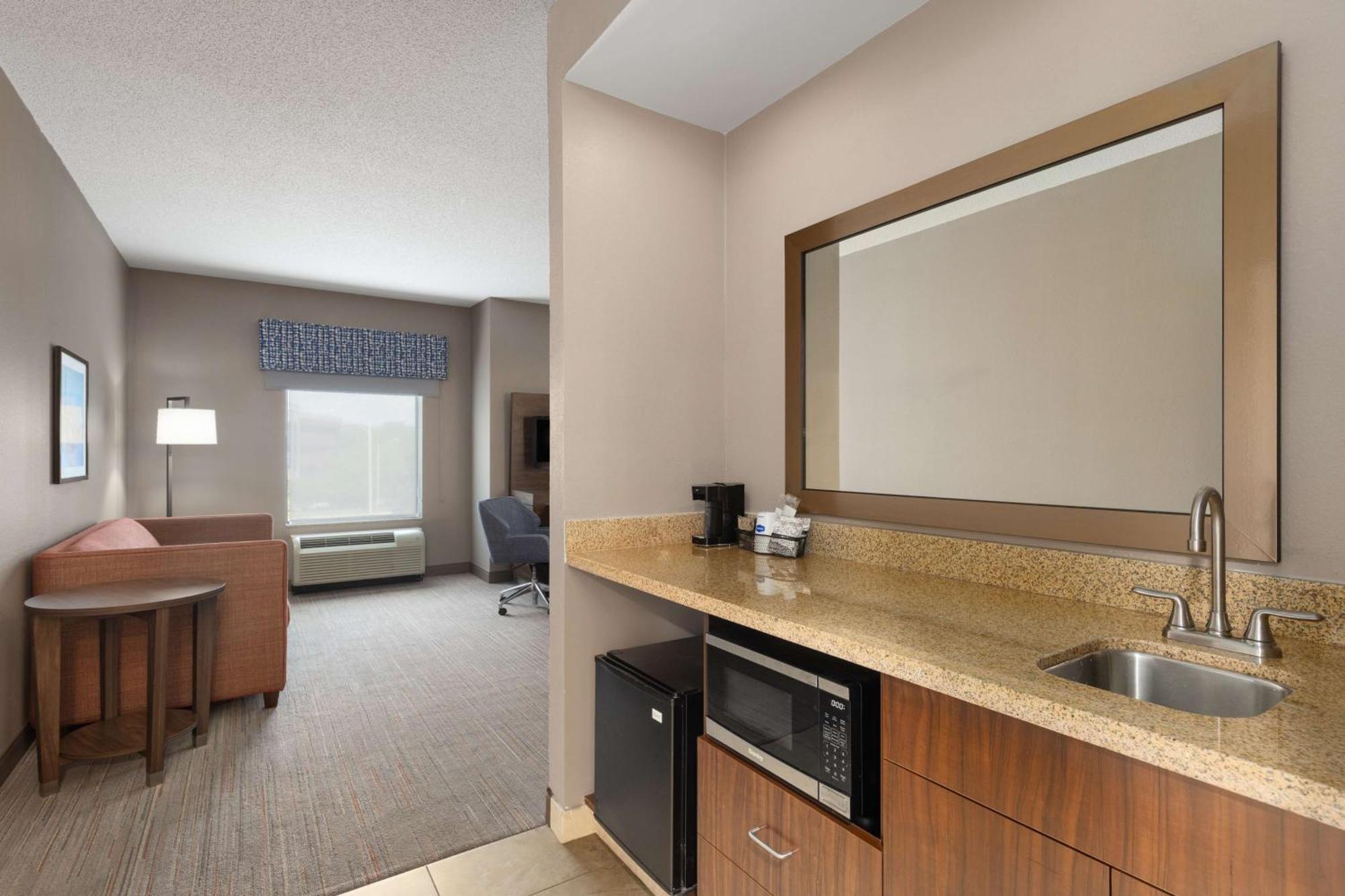Hampton Inn & Suites Harrisburg Extérieur photo